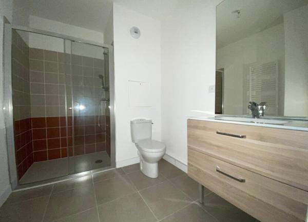 Appartement à louer    1 pièce •  Armentières