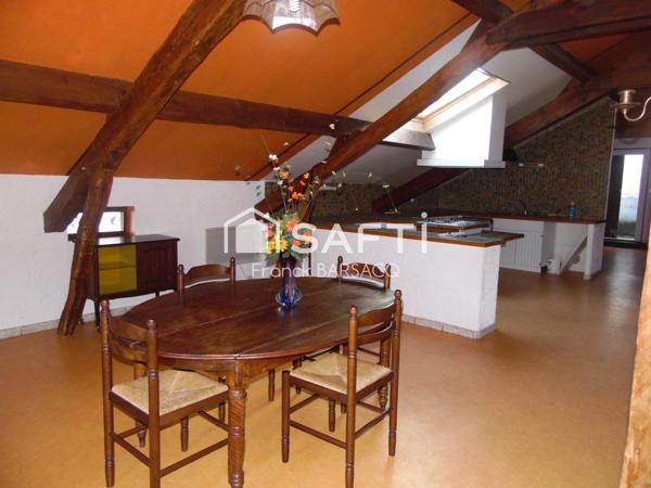 ENSEMBLE IMMOBILIER SITUE EN BOURG CENTRE