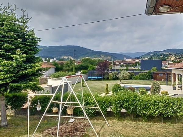 Renaison (42370) A VENDRE- RENAISON- MAISON AVEC ATELIER ATTENANT SUR TERRAIN DE 1568 M2