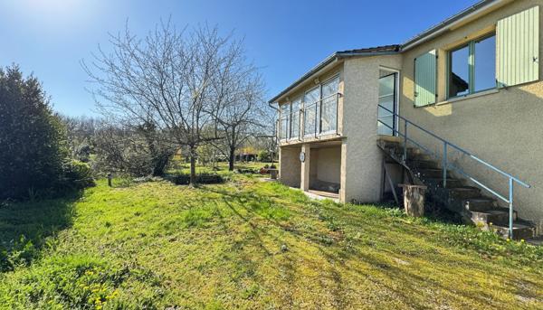 A vendre Agréable maison de plain-pied avec sous-sol semi-enterré dans un environnement calme