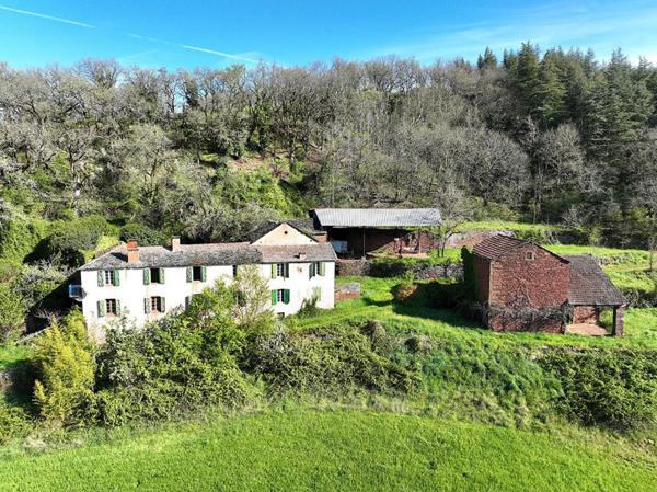 Mas de 170m2 + annexes à restaurer sur 9610m2