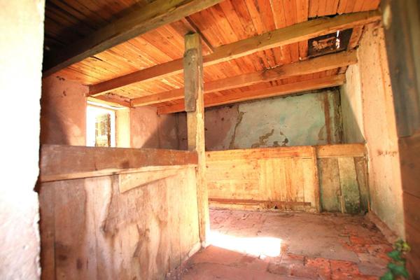 Mas de 170m2 + annexes à restaurer sur 9610m2