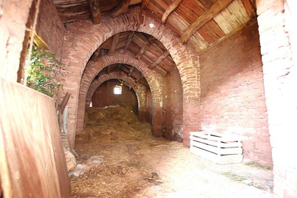 Mas de 170m2 + annexes à restaurer sur 9610m2