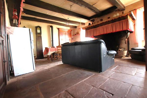 Mas de 170m2 + annexes à restaurer sur 9610m2