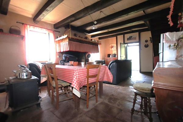 Mas de 170m2 + annexes à restaurer sur 9610m2