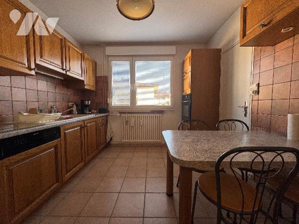 APPARTEMENT T4, 80M2 AVEC BALCON ET GARAGE FERME