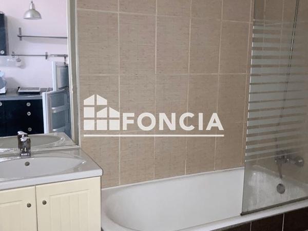 Location Studio 32.01 m² - 41 RUE DE LA ROE Angers 49100