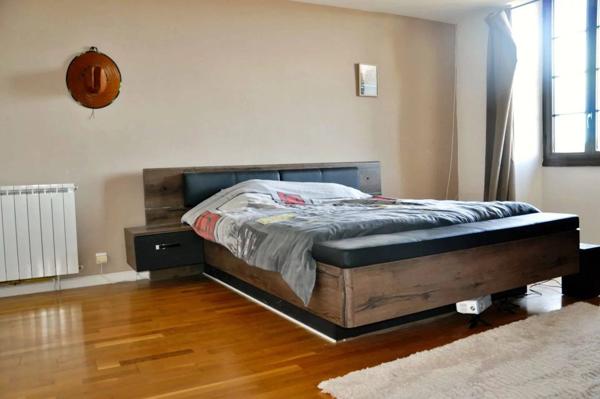 Maison rénovée avec piscine sans vis a vis en plein village