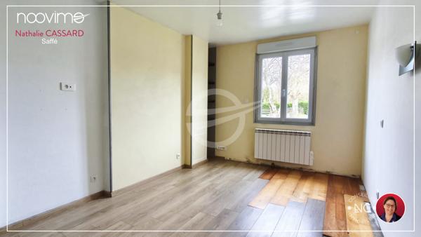 Maison de village à RÉNOVER 121 m² 3 chambres sur 2100 m² avec puits et dépendances