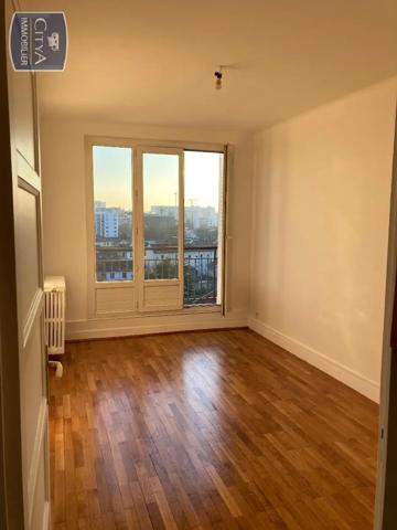 Appartement à louer 4 pièces 75.78m² Villeurbanne (69100)