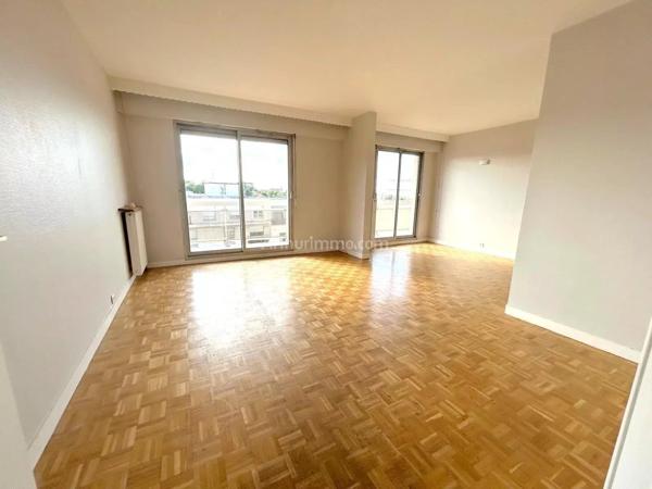 Vente                                                      Appartement
                        
                     3 pièces                      64 m2                     à Clamart