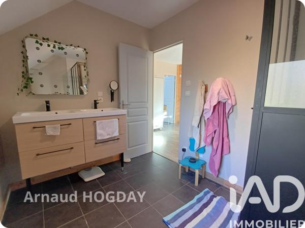 Maison à vendre 7 pièces 196 m² Mazé-Milon