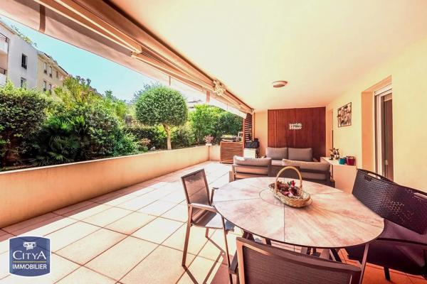 Appartement à vendre 3 pièces 75m² Saint-Raphaël (83700)