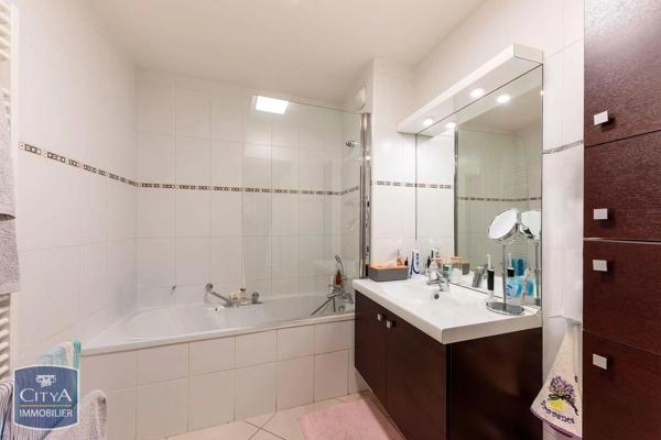 Appartement à vendre 3 pièces 75m² Saint-Raphaël (83700)