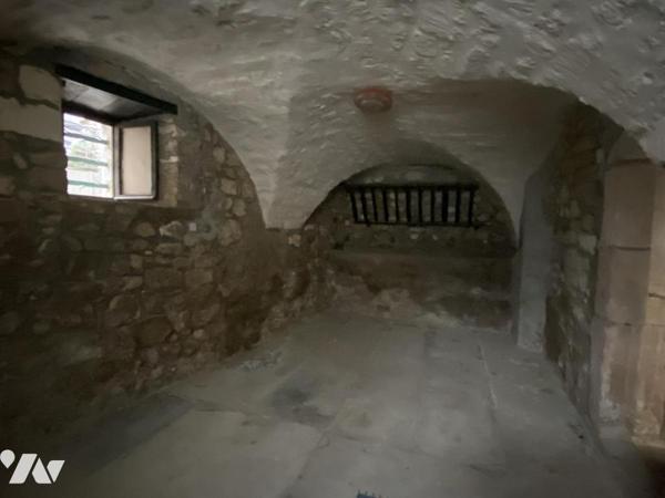  PROCHES  UZES  - MAISON DE VILLAGE 