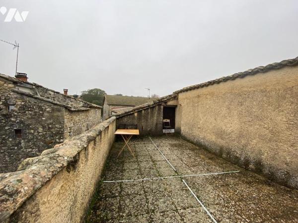  PROCHES  UZES  - MAISON DE VILLAGE 