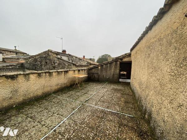  PROCHES  UZES  - MAISON DE VILLAGE 