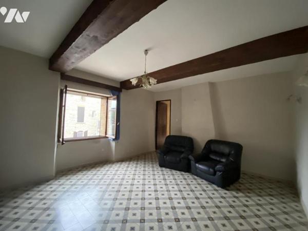  PROCHES  UZES  - MAISON DE VILLAGE 