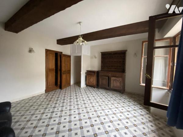  PROCHES  UZES  - MAISON DE VILLAGE 