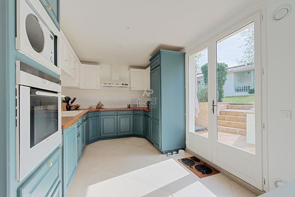 Maison Saint Germain En Laye 6 pièce(s) 130 m2 925 000 € **  - Référence  18224