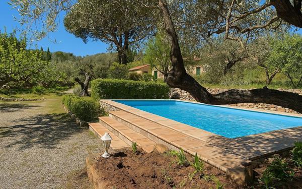 Maison à vendre    4 pièces • 147 m2 Le Revest-les-Eaux