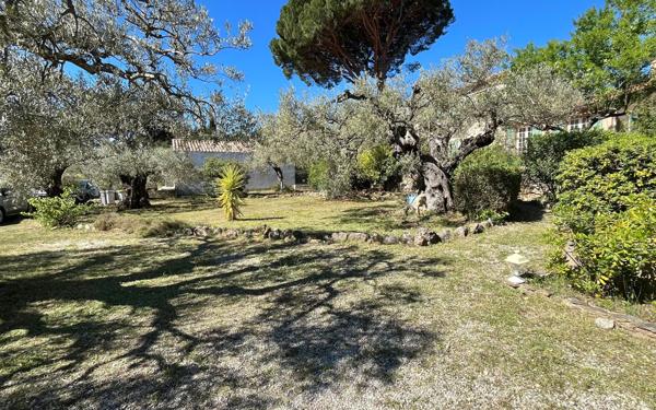 Maison à vendre    4 pièces • 147 m2 Le Revest-les-Eaux