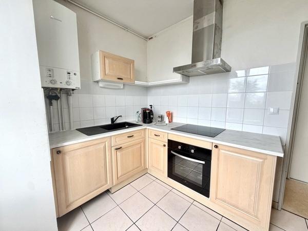 Appartement à louer 750 € CC St-Fons 2 p 50 m² DPE D