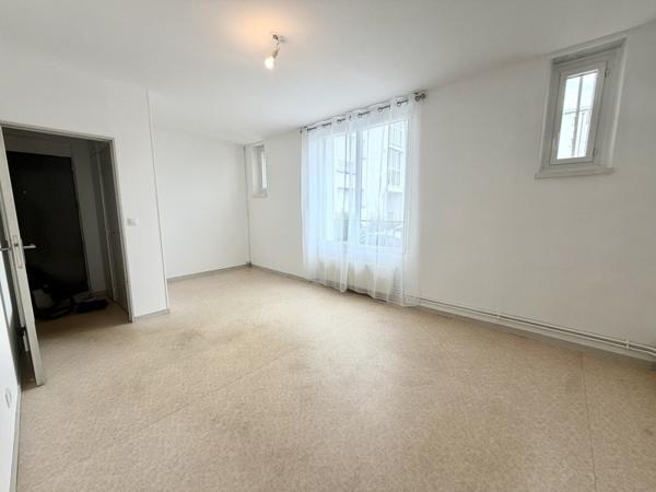 Appartement à louer 750 € CC St-Fons 2 p 50 m² DPE D