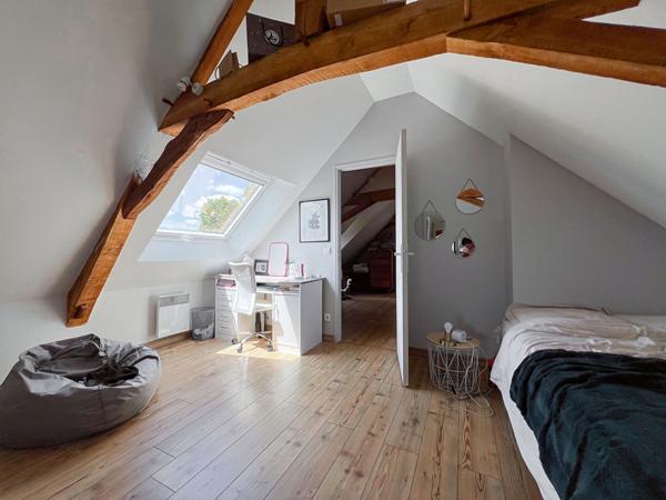 Maison ancienne rénovée 4 chambres  terrain de plus de 2 000 m² Garage et dépendance - À 5min de Beaufort en Anjou