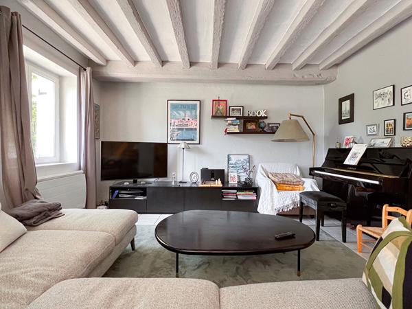 Maison ancienne rénovée 4 chambres  terrain de plus de 2 000 m² Garage et dépendance - À 5min de Beaufort en Anjou