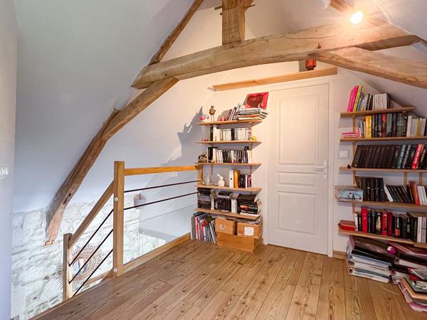 Maison ancienne rénovée 4 chambres  terrain de plus de 2 000 m² Garage et dépendance - À 5min de Beaufort en Anjou