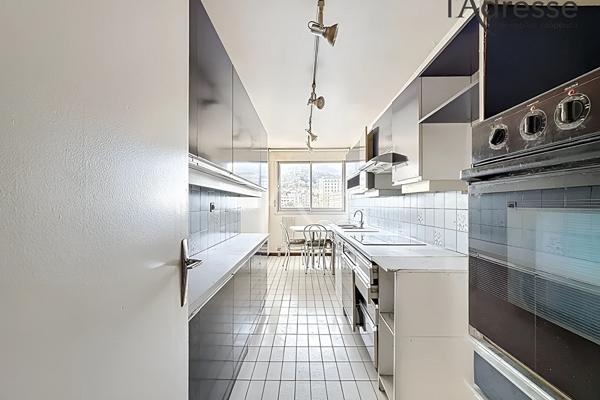 Suresnes Centre 5 pièces 105 m2 avec box