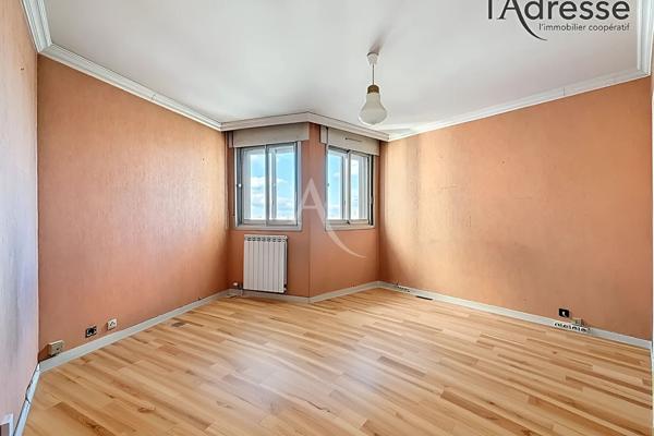 Suresnes Centre 5 pièces 105 m2 avec box