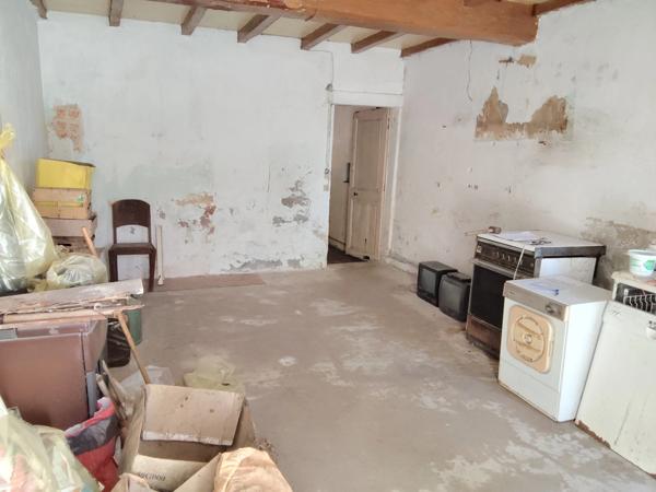 Maison à vendre 4 pièces 94m2 à rénover GEMOZAC (17)