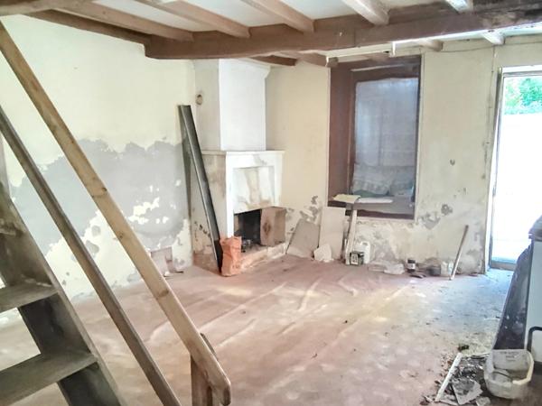 Maison à vendre 4 pièces 94m2 à rénover GEMOZAC (17)