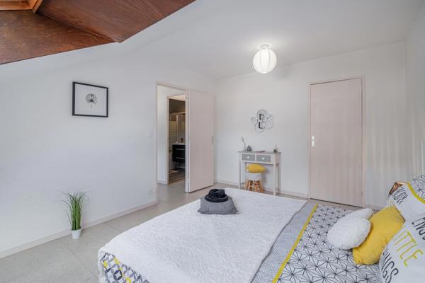 VOIRON (38500) : Appartement type 4 centre ville