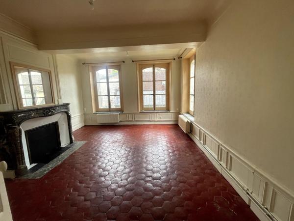 Immeuble ancien plein cœur de Joigny