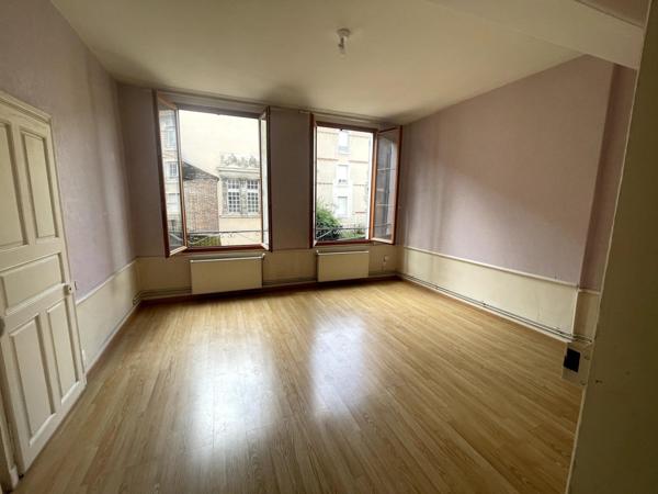 Immeuble ancien plein cœur de Joigny