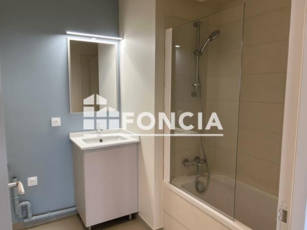 Location Appartement 3 pièces 60.4 m² - 3 RUE DU CHAT Angouleme 16000