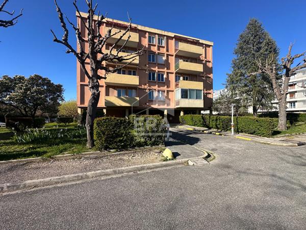 A VENDRE 13400 AUBAGNE APPARTEMENT T4 DE 72 M² AU 3 EME ETAGE BALCON CAVE