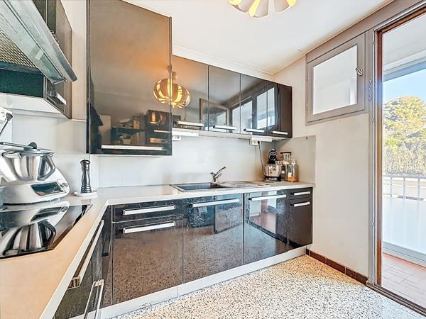 À vendre : Appartement 5 pièces à Marseille, Saint-Mitre