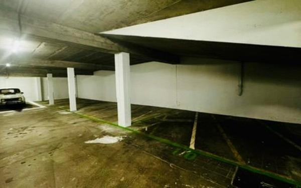 Stationnement à louer