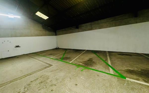 Stationnement à louer