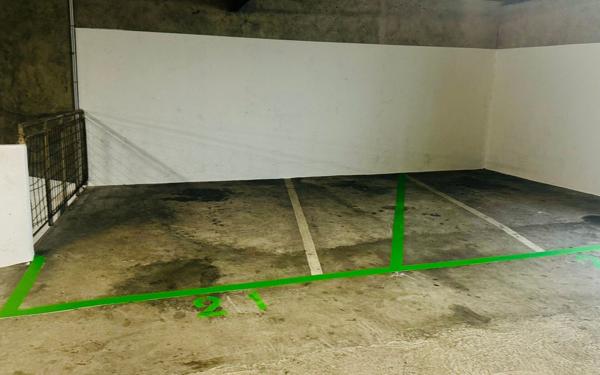 Stationnement à louer