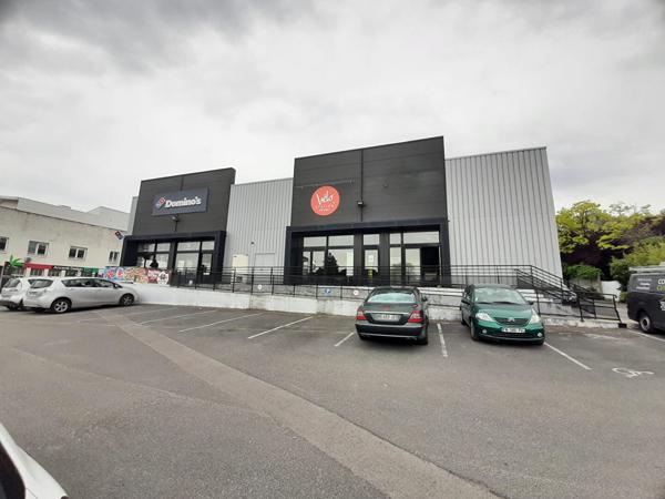 A LOUER LOCAL COMMERCIAL de 137 m² env. FORTE VISIBILITE DANS POLE COMMERCIAL - ANCENIS