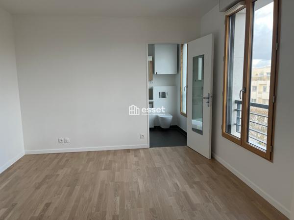 Location Appartement 4 pièces 86.03 m² - La Garenne-colombes 92250