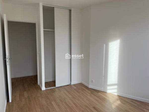 Location Appartement 4 pièces 86.03 m² - La Garenne-colombes 92250