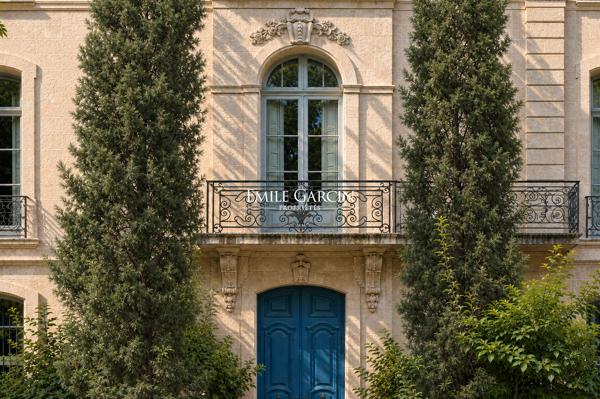 A vendre - Avignon intra-muros - appartement de caractère -dernier étage - hôtel particulier - parking