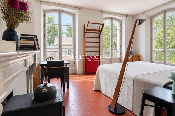 A vendre - Avignon intra-muros - appartement de caractère -dernier étage - hôtel particulier - parking