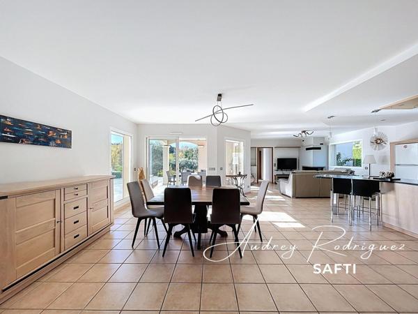 Propriété contemporaine et familiale – Piscine & vue